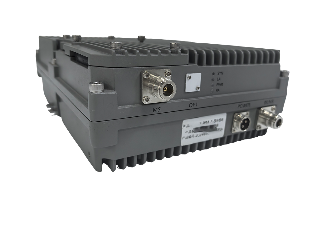  始兴三频手机信号接收器2000㎡